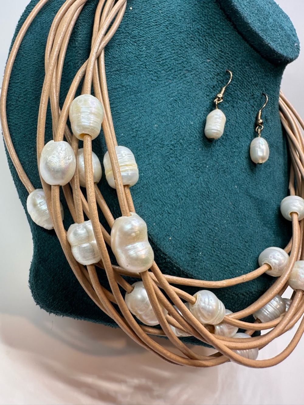 Genuine Pearls And Leather Multi Strand Bib Necklace With Pearl Earrings - Picture 2 of 8